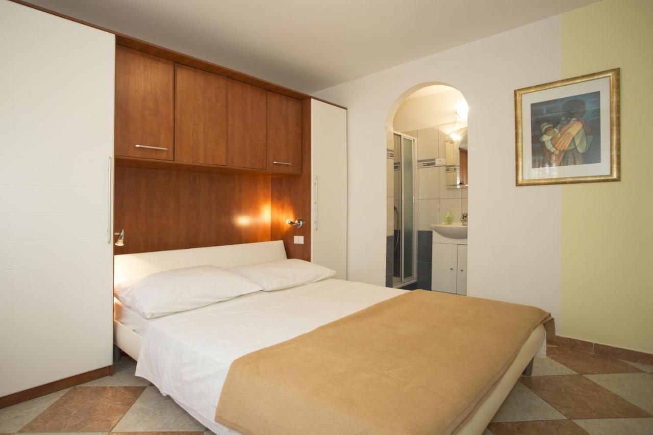 Apartments By The Sea Mavarstica, Ciovo - 12696 Τρογκίρ Εξωτερικό φωτογραφία