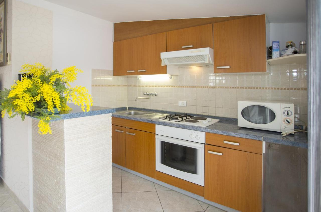 Apartments By The Sea Mavarstica, Ciovo - 12696 Τρογκίρ Εξωτερικό φωτογραφία